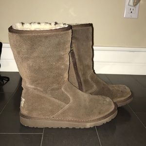 Brown uggs women’s 5